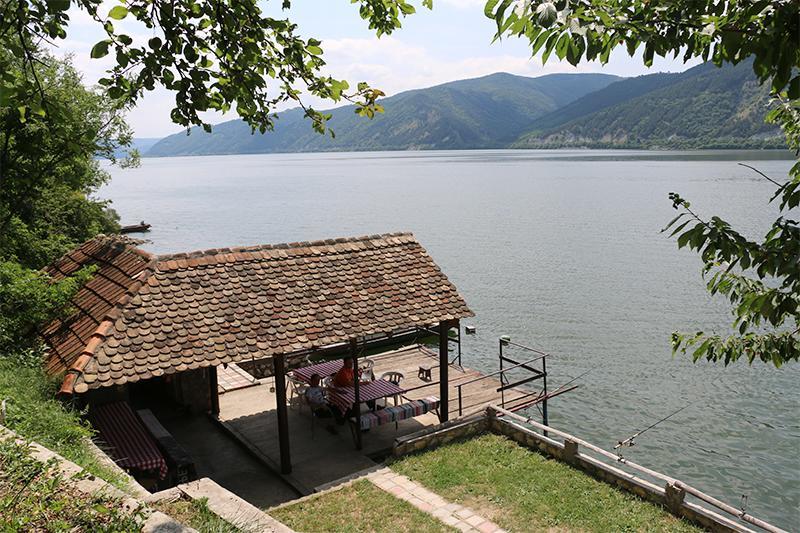 Chalet Ljubicine Kolibe Golubinje Exterior photo
